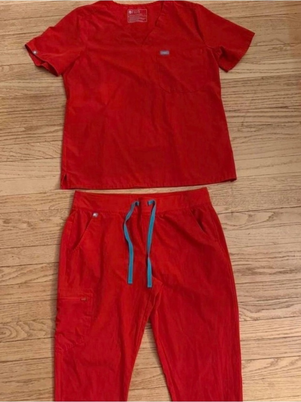 Figs Red skrab Set with Blue Drawstrings